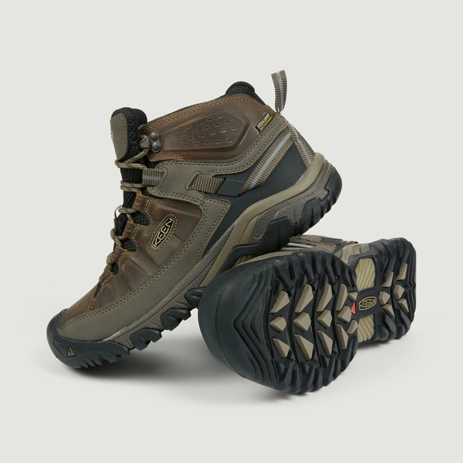 Kathmandu Keen Targhee III Men’s Mid Waterproof Hiking Boots